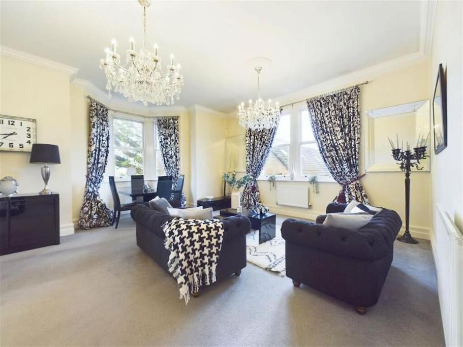 Upmarket In Apartment